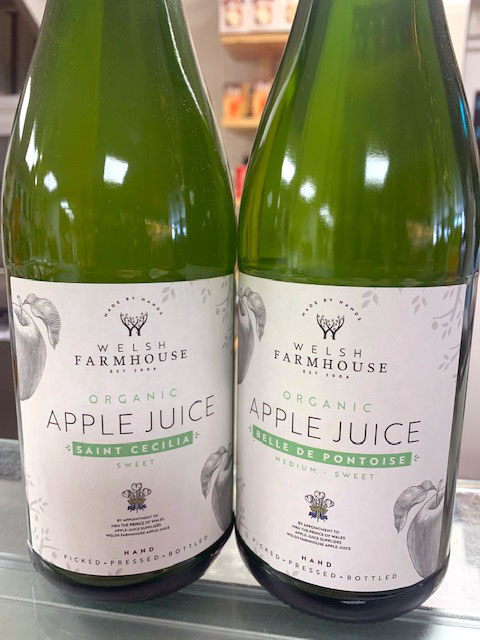 Welsh Farmhouse Organic Apple Juice (75cl) 1